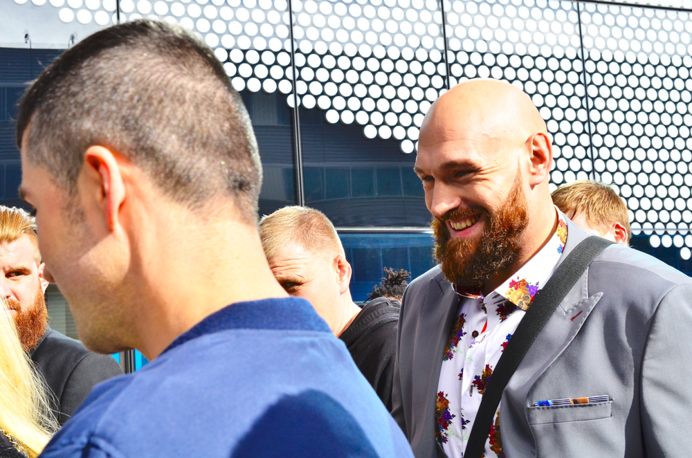 Fury vs. Makhmudov: TV Übertragung, Uhrzeit, Prognose & Wettquoten