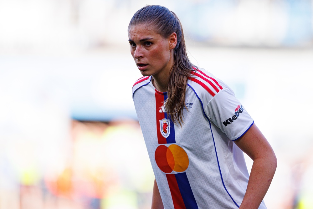 Jule Brand: Alter, Verein, Karriere und Privatleben der DFB-Spielerin